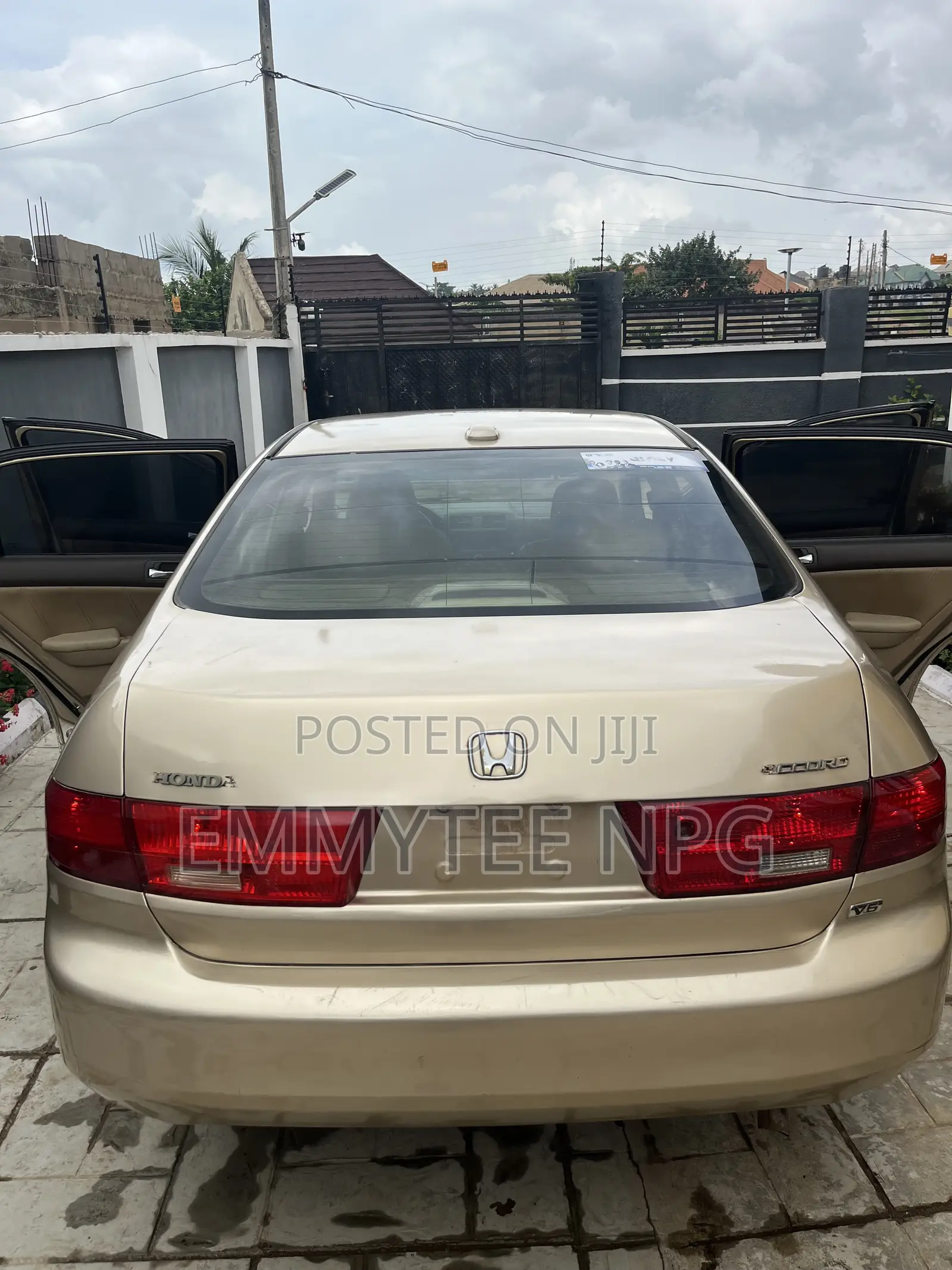 Honda Accord Automatic 2005 Gold