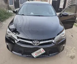 Toyota Camry SE 4dr Sedan (2.5L 4cyl 6A) 2017 Black