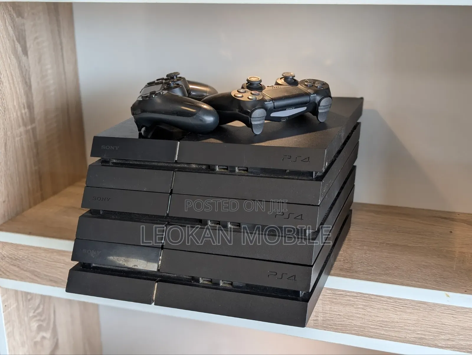 PS4 Gaming Console