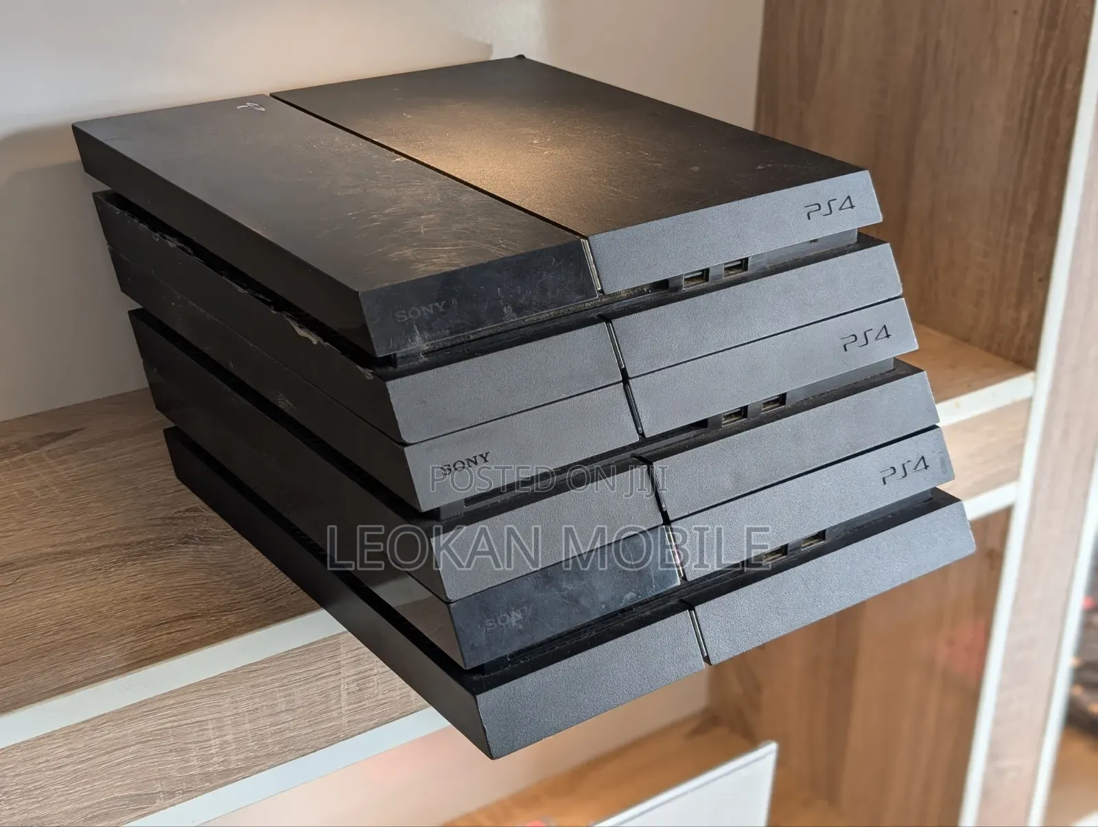 PS4 Gaming Console