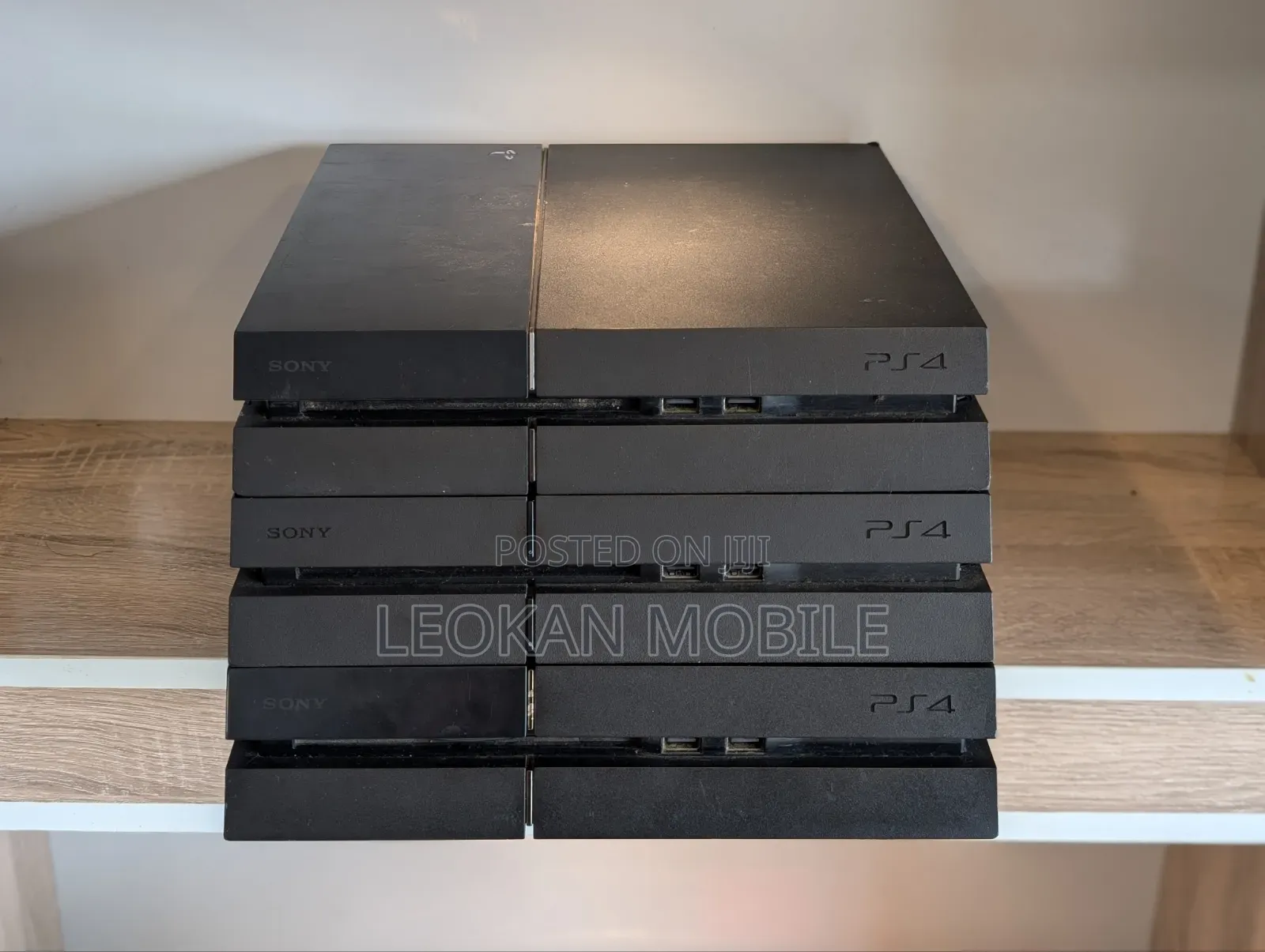 PS4 Gaming Console