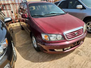 Toyota Picnic 2.0 FWD 2001 Maroon