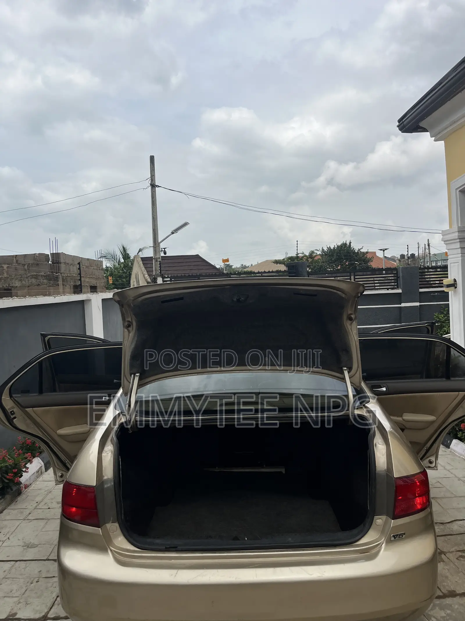 Honda Accord Automatic 2005 Gold