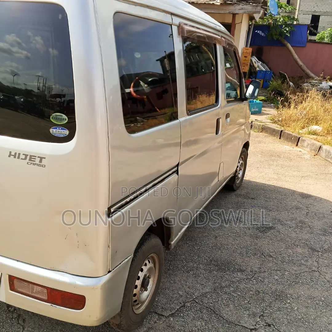 Daihatsu Hijet 2010 Silver