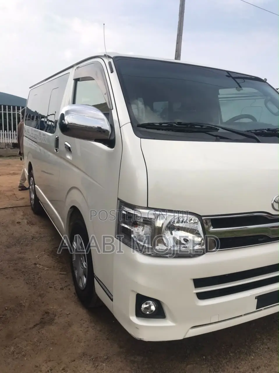 Toyota HiAce 2010 White
