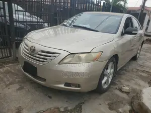 Toyota Camry XLE 4dr Sedan (2.4L 4cyl 5A) 2007 Gold