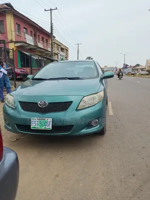 Toyota Corolla LE 4dr Sedan (1.8L 4 cyl 4A) 2009