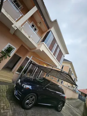 4bdrm Duplex in Chevron Drive for rent