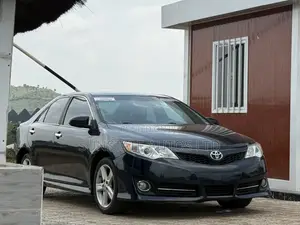 Toyota Camry SE 4dr Sedan (2.5L 4cyl 6A) 2013 Black