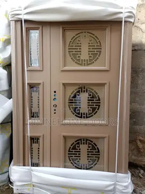 Cast Glass Segment Door