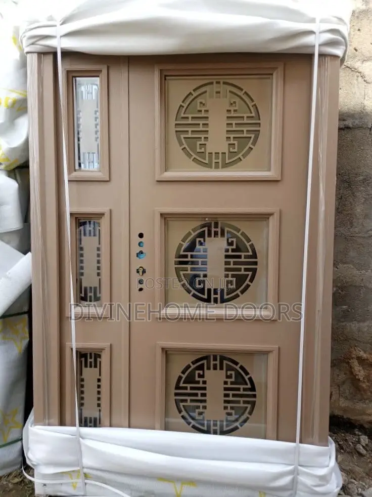 Cast Glass Segment Door