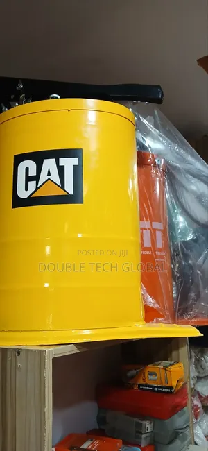 CAT Bucket Grease Pump 15KG Yellow - Hand Operated Grease Dispenser
