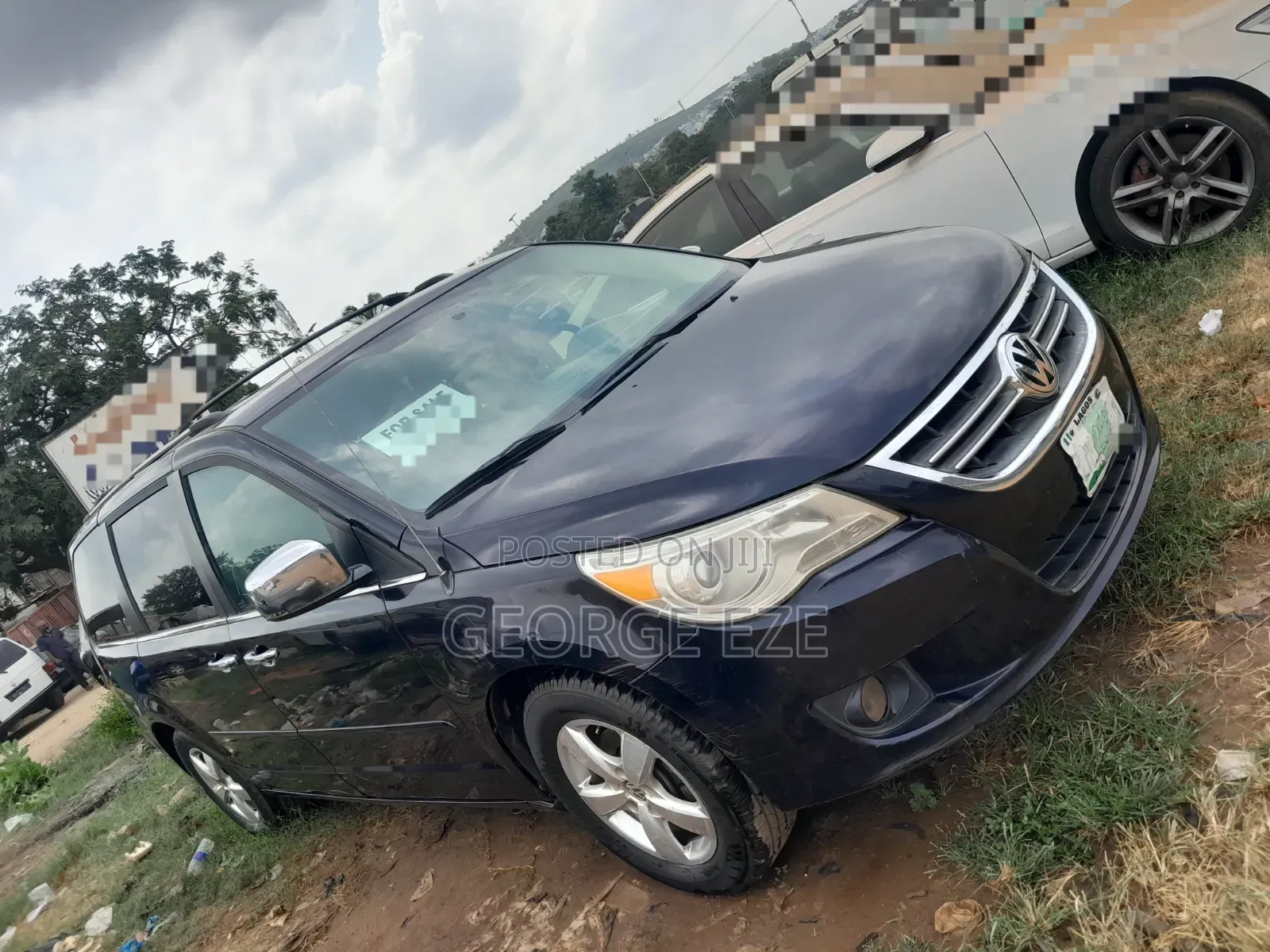 Volkswagen Routan 2010 Black