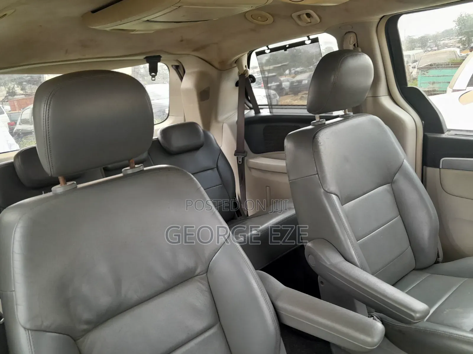 Volkswagen Routan 2010 Black