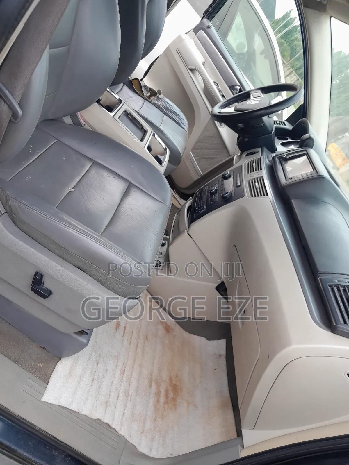 Volkswagen Routan 2010 Black