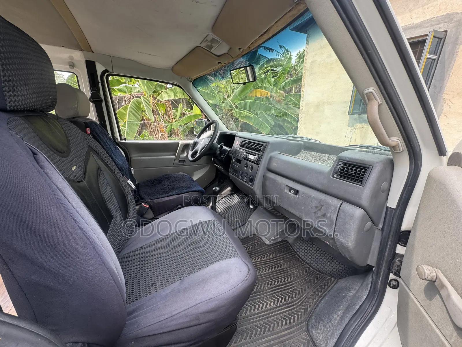 Volkswagen Transporter 2004 White