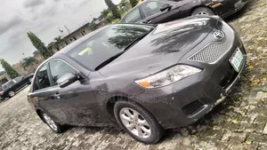 Toyota Camry LE 4dr Sedan (2.5L 4cyl 6AM) 2010 Gray