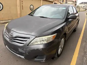 Toyota Camry 2011 Gray