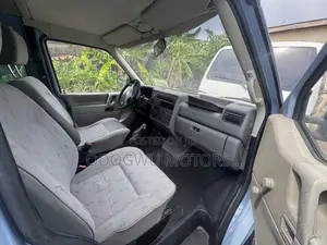 Volkswagen Transporter 2004 Blue