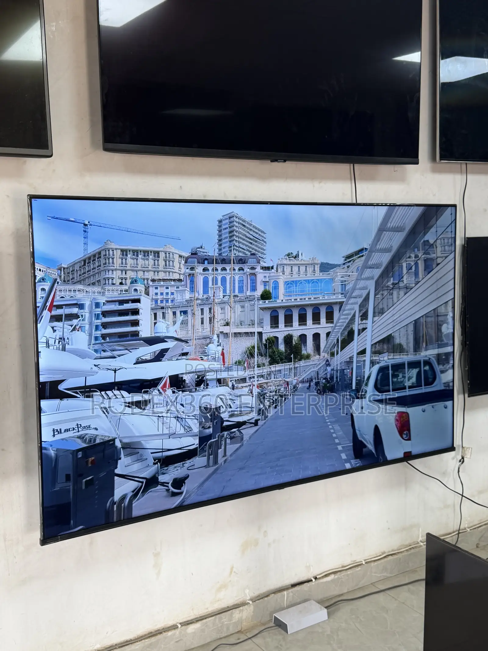 75” Hisense Smart TV