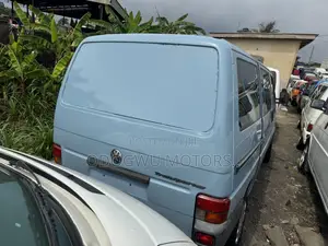 Volkswagen Transporter 2004 Blue