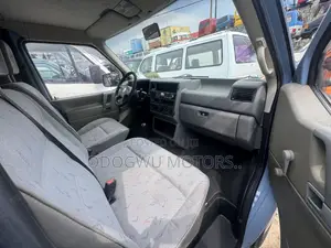 Volkswagen Transporter 2004 Blue