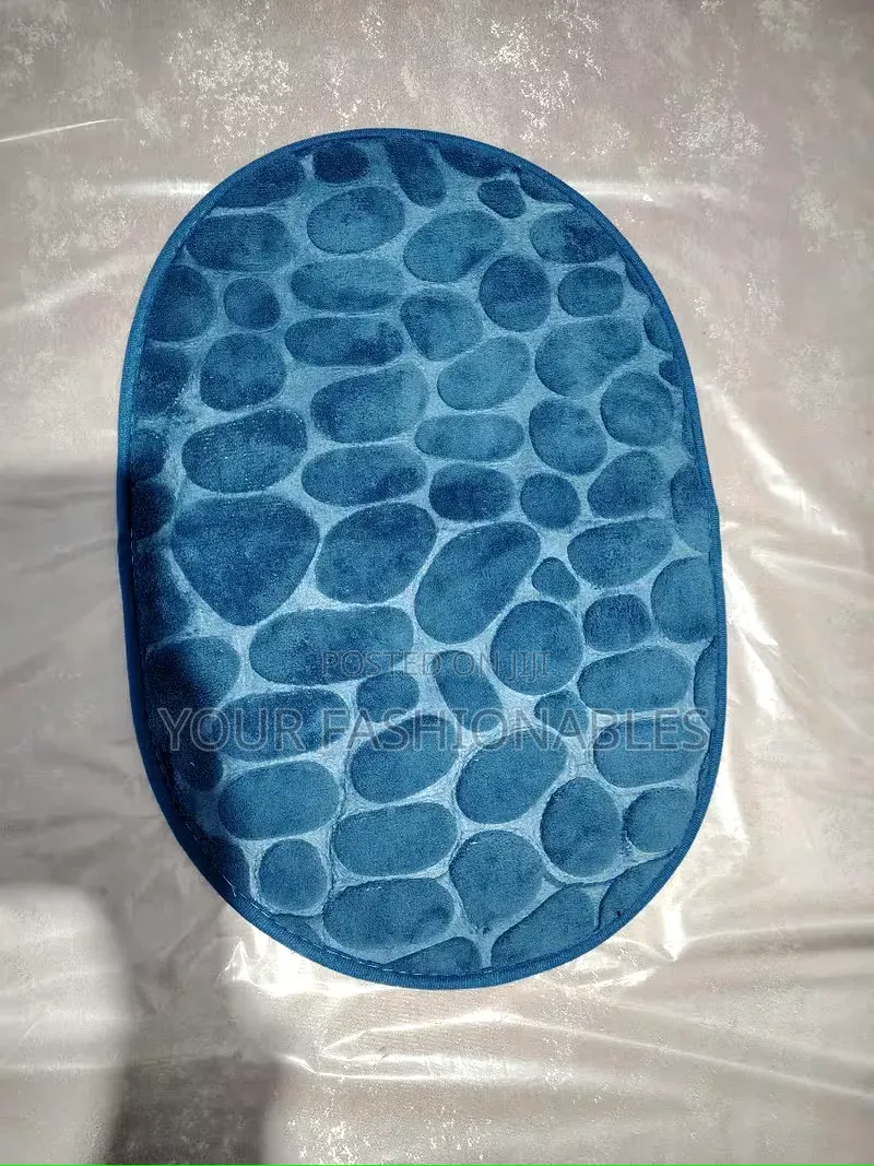 Soft Pebbles Oval Bath Mat