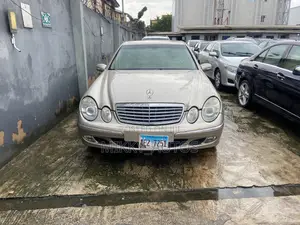 Mercedes-Benz E200 2006 Brown