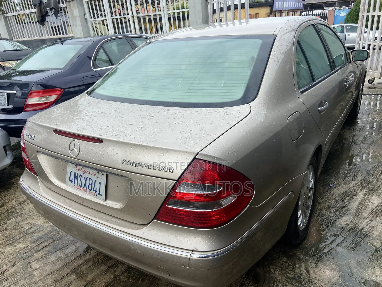 Mercedes-Benz E200 2006 Brown