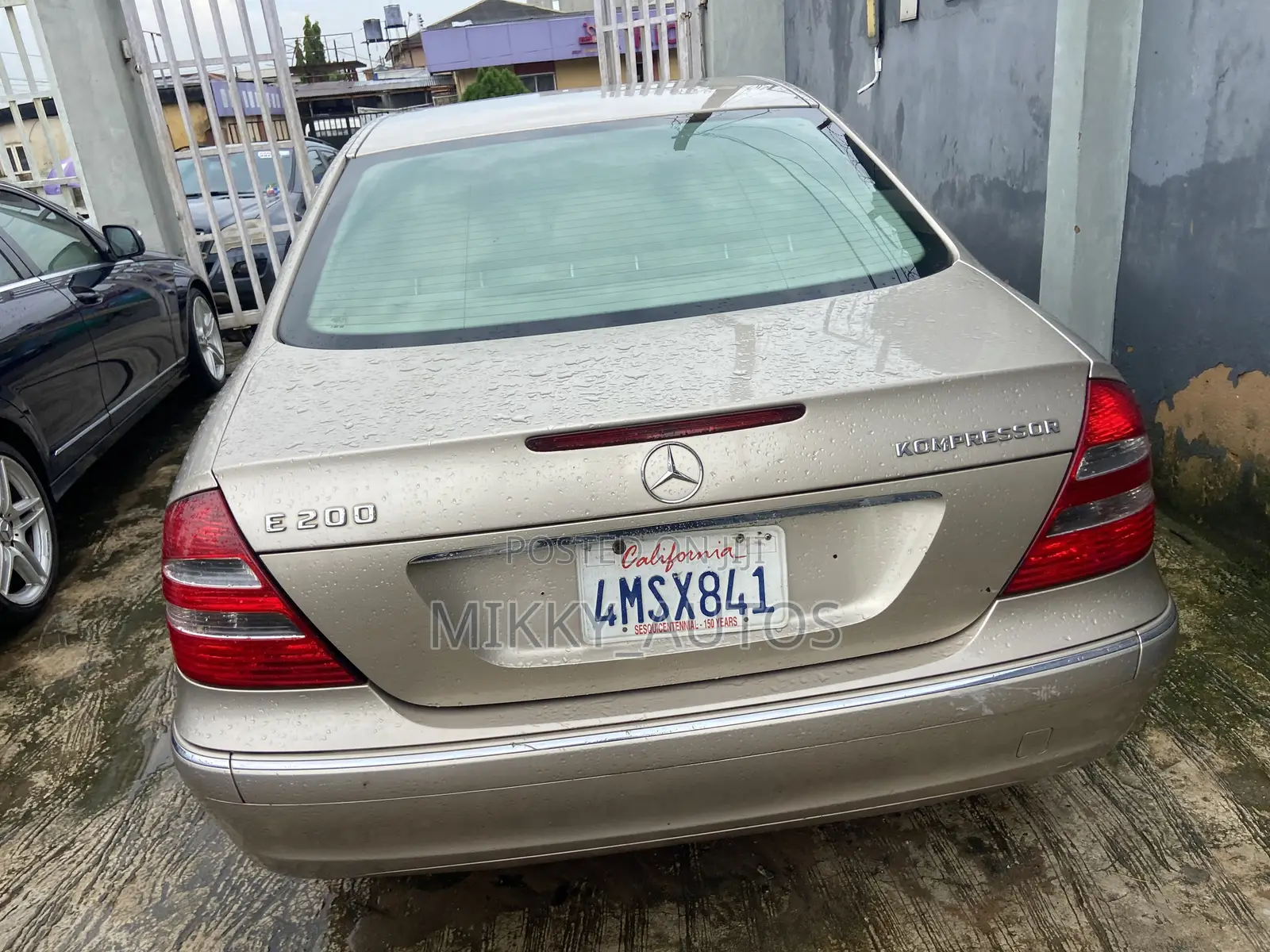 Mercedes-Benz E200 2006 Brown