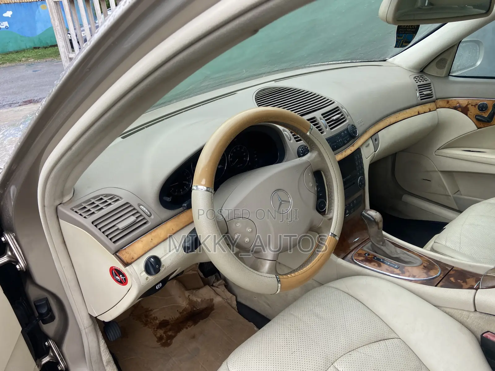 Mercedes-Benz E200 2006 Brown