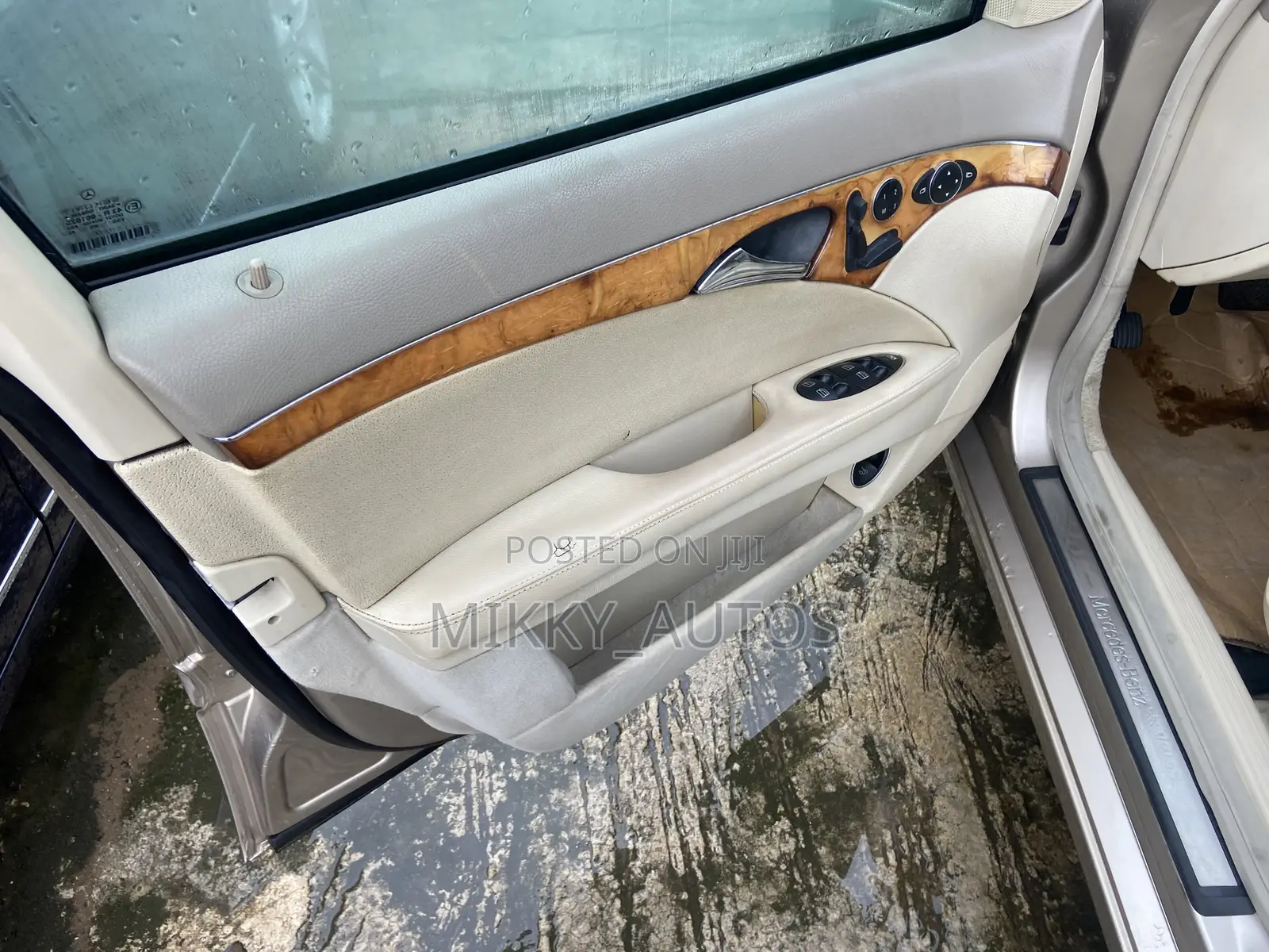 Mercedes-Benz E200 2006 Brown