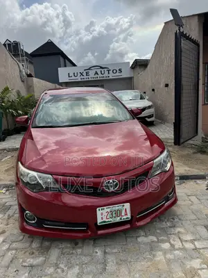 Toyota Camry SE 4dr Sedan (2.5L 4cyl 6A) 2013 Red