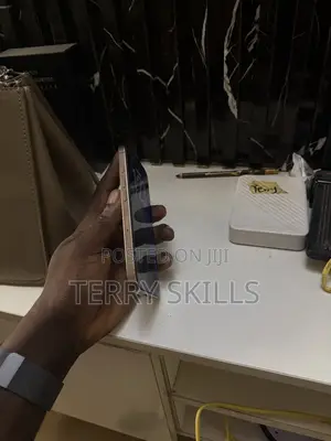 Apple iPhone 16 Pro 256 GB Gold