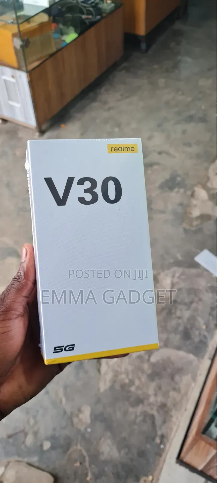 New Realme V30 128 GB Black