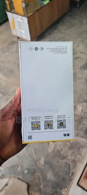 New Realme V30 128 GB Black