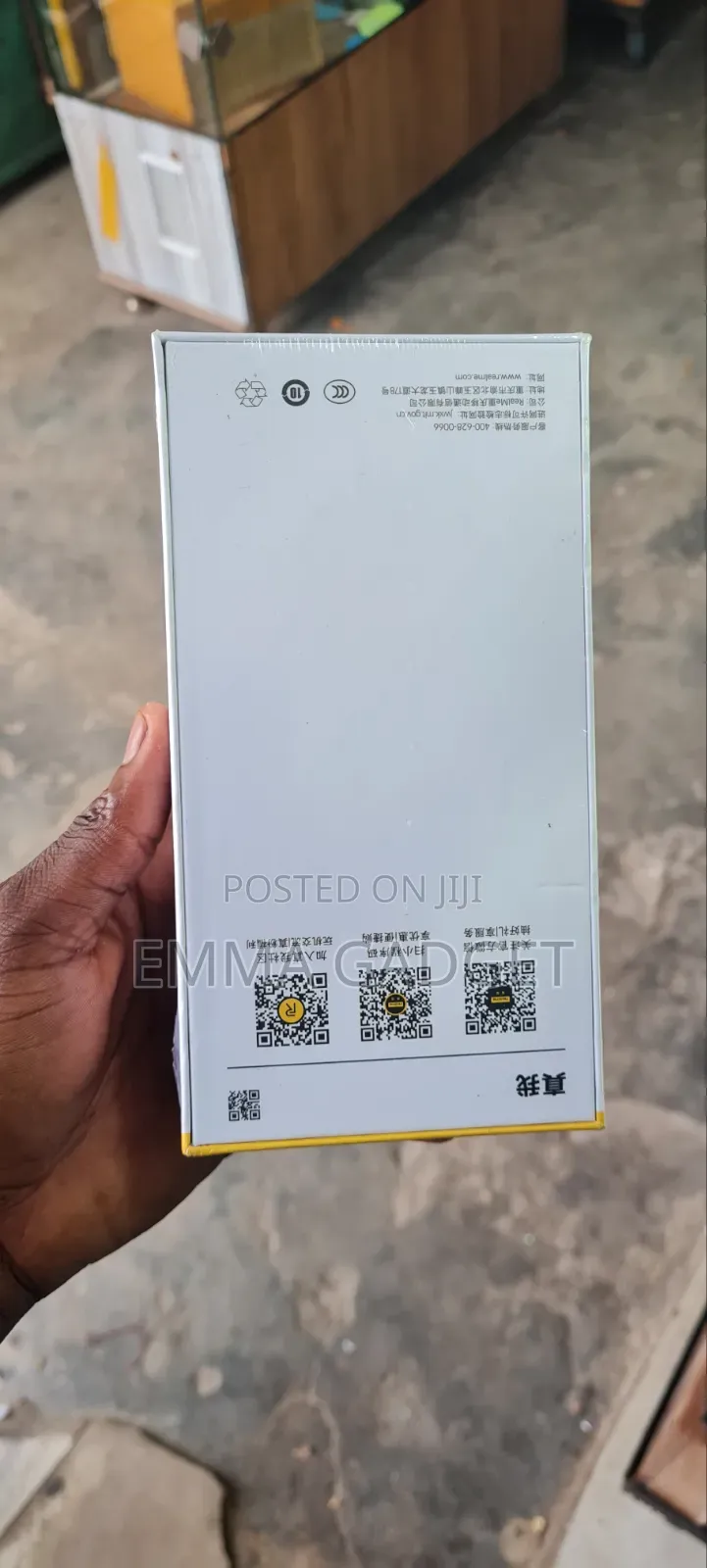 New Realme V30 128 GB Black