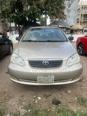 Toyota Corolla LE 2005 Gold