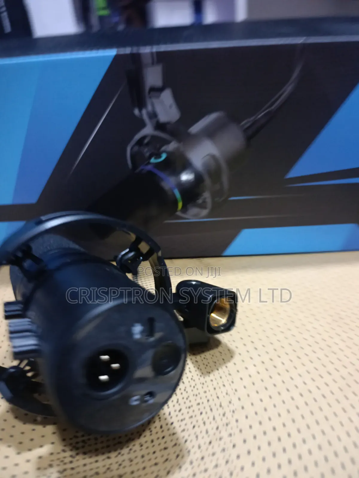 WM8 Mic + Bracket Arm Stand Podcast Streaming Microphone