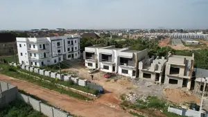 3bdrm Block of Flats in Mimshak, Galadimawa for sale
