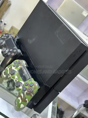 Play Station 4