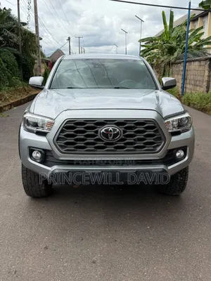 Toyota Tacoma 2023 Silver