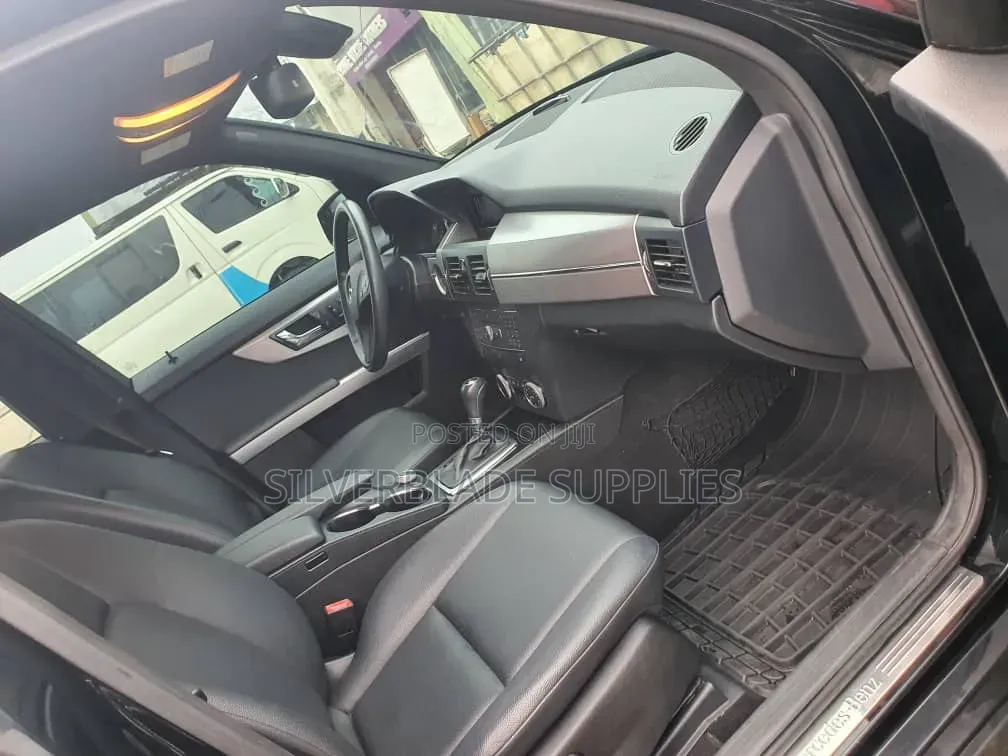 Mercedes-Benz GLK-Class 2011 Black