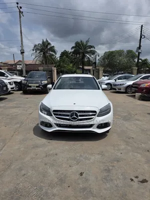 Mercedes-Benz C300 Base AWD 4Matic Sedan (2.0L 4cyl 7A) 2015 White