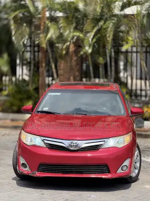Toyota Camry XLE 4dr Sedan (2.5L 4cyl 6A) 2014 Red