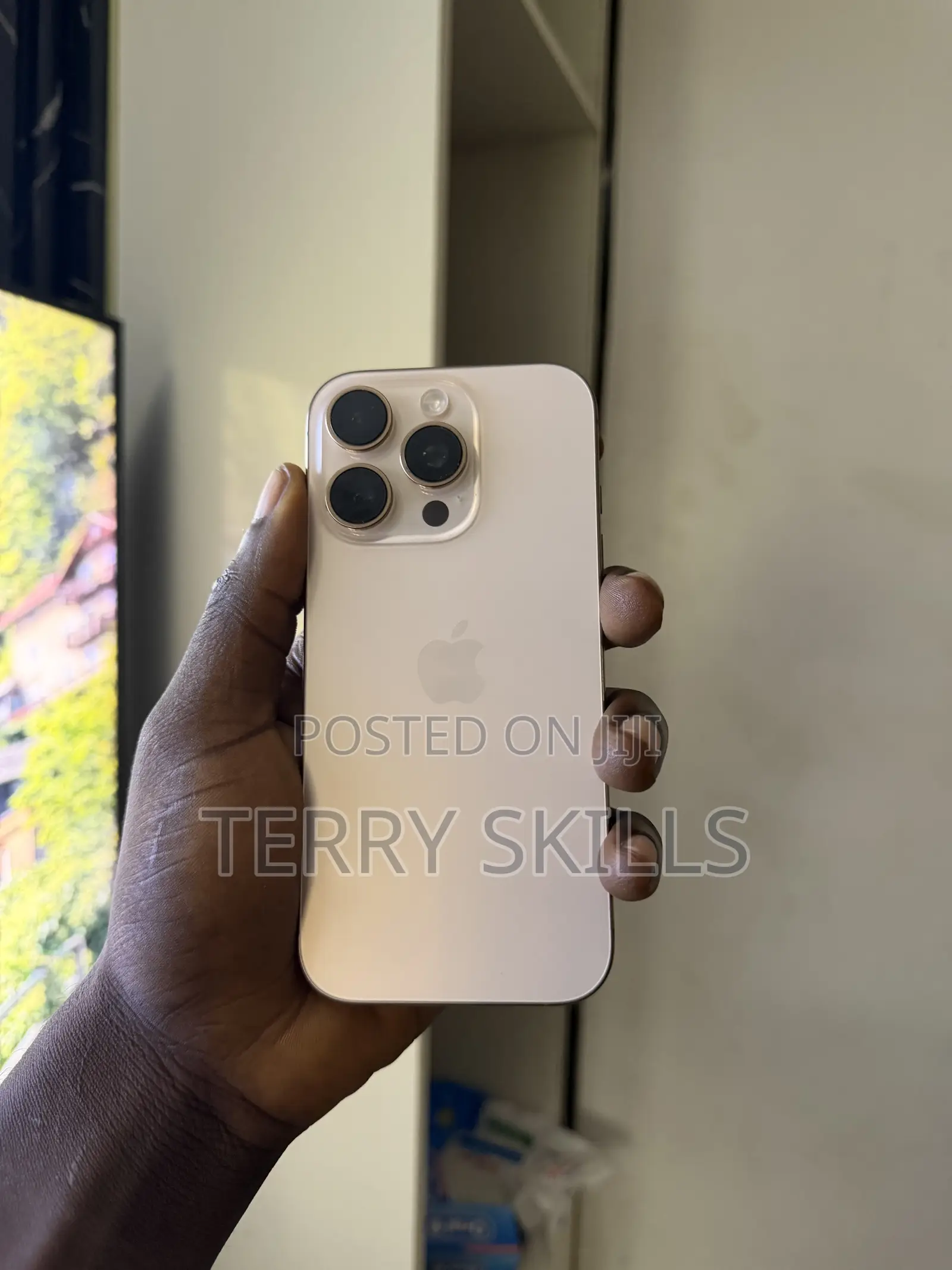 Apple iPhone 16 Pro 256 GB Gold