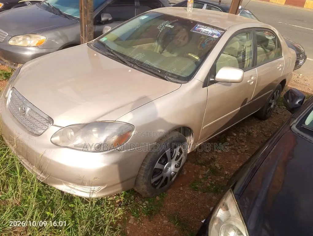 Toyota Corolla 2004 Gold