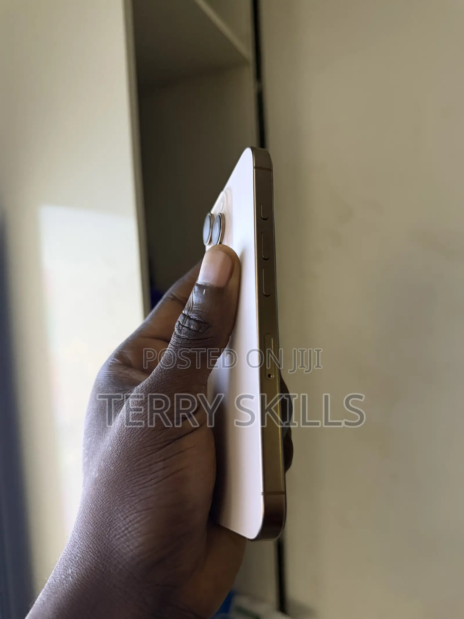 Apple iPhone 16 Pro 256 GB Gold