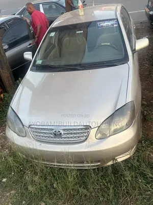 Toyota Corolla 2004 Gold