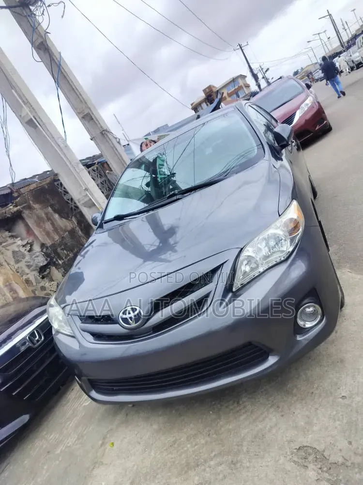 Toyota Corolla 2011 Gray